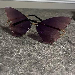 PURPLE BUTTERFLY SUNGLASSES
